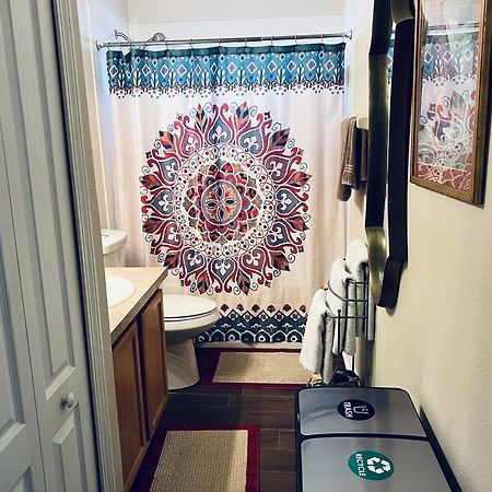 Ruskin Fl Private 2 Bdrm 1 Bath Suite Common Areas Shared With Host And Cat Extérieur photo