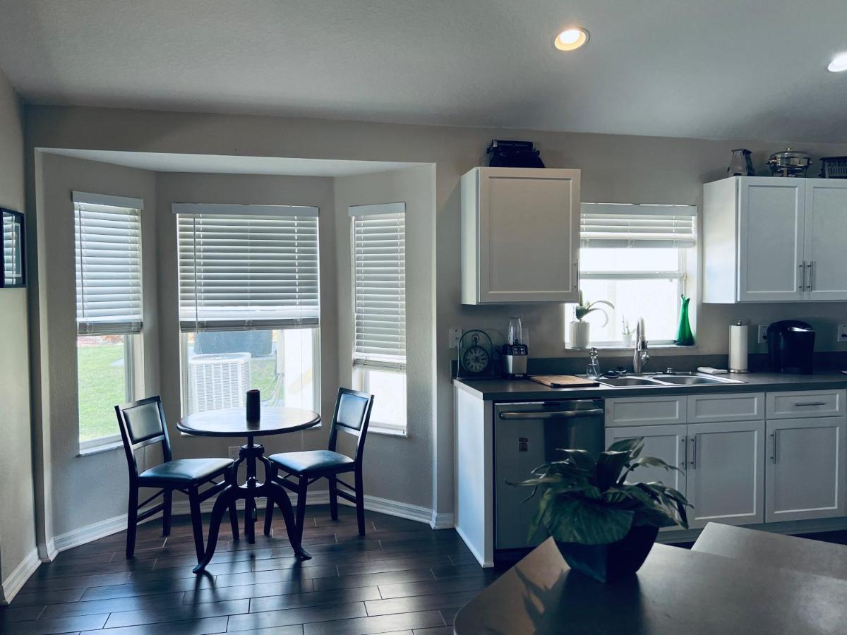 Ruskin Fl Private 2 Bdrm 1 Bath Suite Common Areas Shared With Host And Cat Extérieur photo