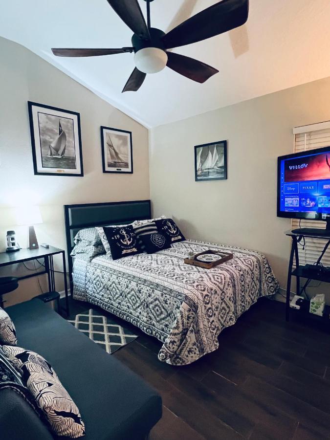 Ruskin Fl Private 2 Bdrm 1 Bath Suite Common Areas Shared With Host And Cat Extérieur photo