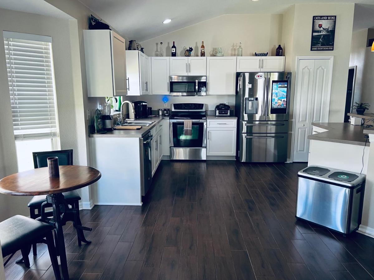 Ruskin Fl Private 2 Bdrm 1 Bath Suite Common Areas Shared With Host And Cat Extérieur photo