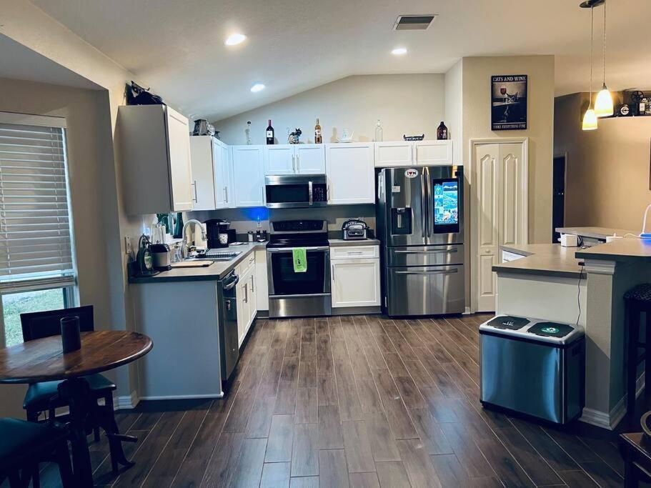 Ruskin Fl Private 2 Bdrm 1 Bath Suite Common Areas Shared With Host And Cat Extérieur photo